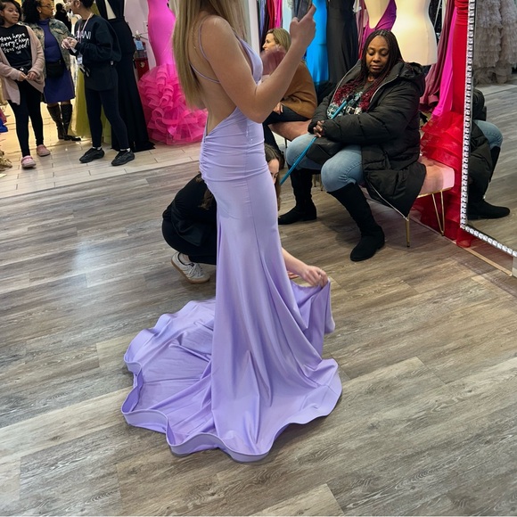 Elegant Lavender Prom Dress!!